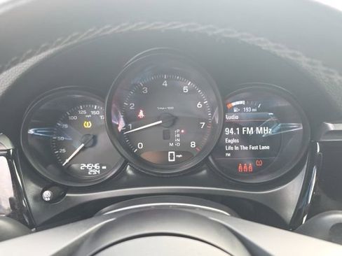 Used 2022 Porsche Macan image 15