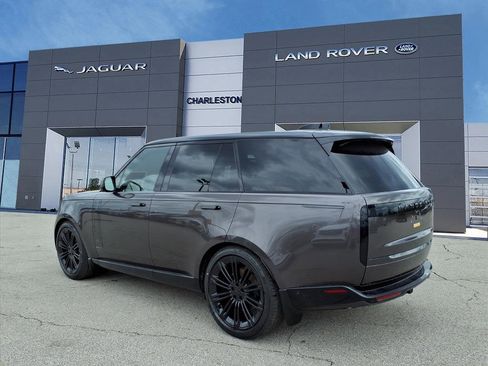 New 2026 Land Rover Range Rover SE image 3