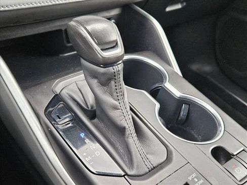 Used 2020 Toyota Highlander XLE AWD/4WD image 14