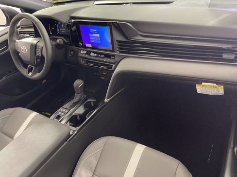 New 2026 Toyota Camry SE FWD image 24