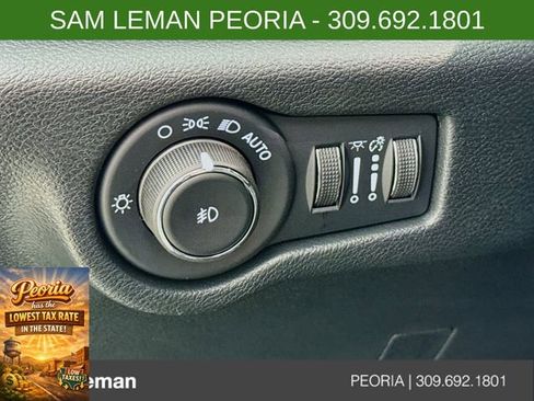 New 2026 Chrysler Pacifica Select image 10