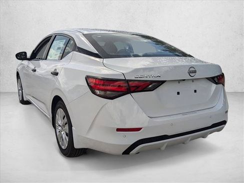 Certified 2025 Nissan Sentra S FWD image 8