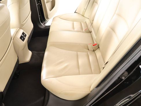 Used 2017 Honda Accord Touring image 13