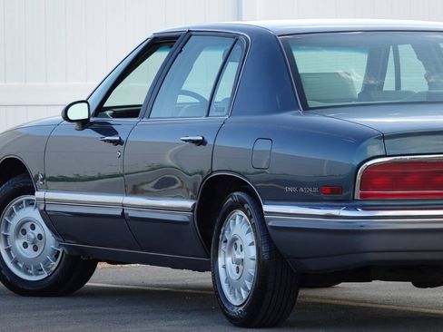 Used 1993 Buick Park Avenue Ultra FWD image 26