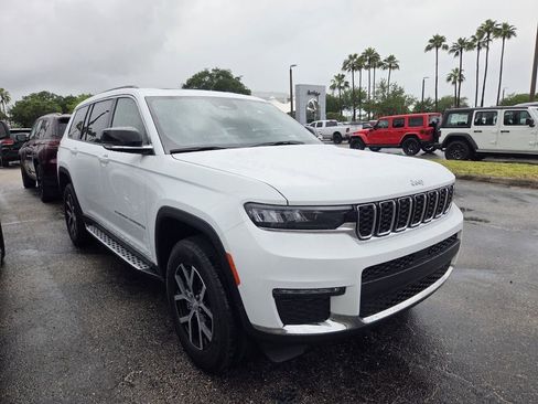 Used 2025 Jeep Grand Cherokee L Limited image 2