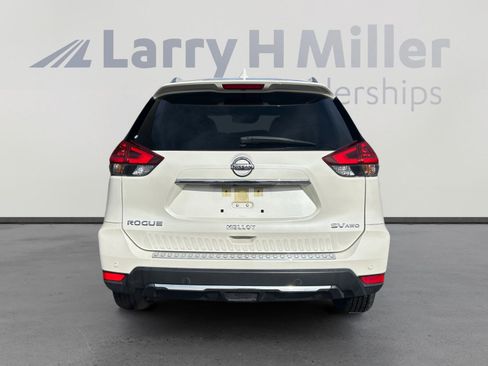 Used 2019 Nissan Rogue SV w/ Sun & Sound Touring Package image 5