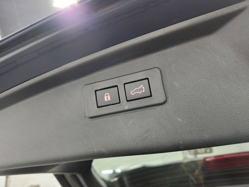 Used 2025 Subaru Outback Touring XT w/ Popular Package #2 image 27