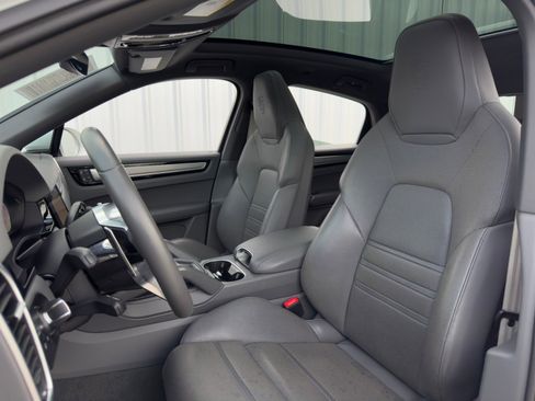 Used 2023 Porsche Cayenne E-Hybrid image 44