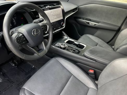Used 2023 Lexus RZ 450e Premium image 4