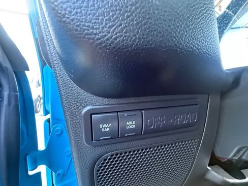 Used 2017 Jeep Wrangler Unlimited Rubicon w/ Connectivity Group AWD/4WD image 26