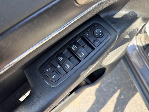 Used 2015 Jeep Grand Cherokee Limited image 11