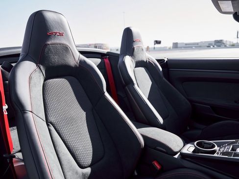 Used 2026 Porsche 911 Carrera GTS w/ Premium Package image 38