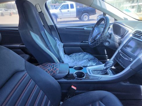 Used 2013 Ford Fusion SE FWD image 9