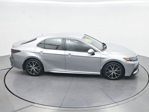 Used 2022 Toyota Camry SE FWD image 27