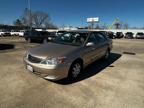 Used 2003 Toyota Camry LE FWD image 9