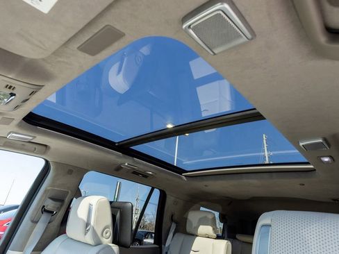 Certified 2025 Cadillac Escalade Sport Platinum w/ LPO, ONYX Package image 36