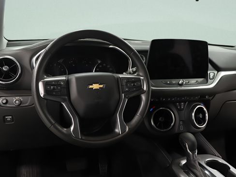 Used 2025 Chevrolet Blazer LT FWD image 9