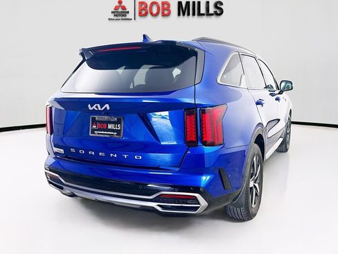 Used 2022 Kia Sorento EX w/ Panoramic Sunroof Package FWD image 7