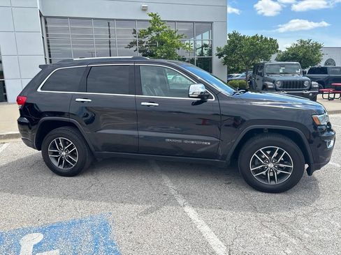 Used 2018 Jeep Grand Cherokee Limited w/ Luxury Group II AWD/4WD image 33