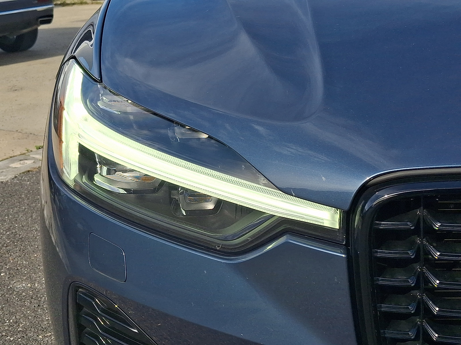 Certified 2024 Volvo XC60 B5 Plus w/ Climate Package AWD/4WD image 9