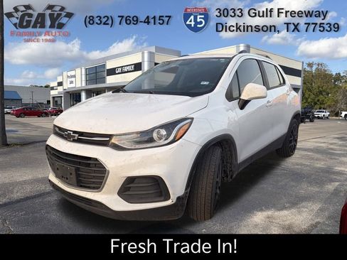 Used 2021 Chevrolet Trax LT w/ Sport Edition image 2