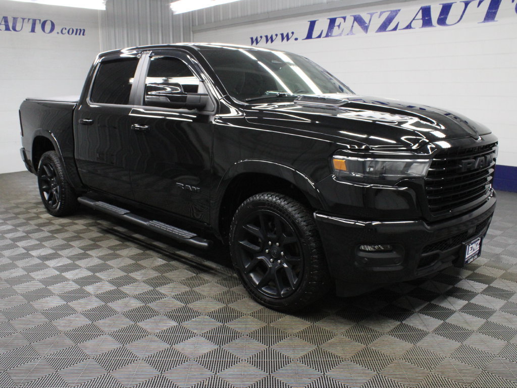Used 2025 RAM 1500 Laramie w/ Night Edition AWD/4WD image 3