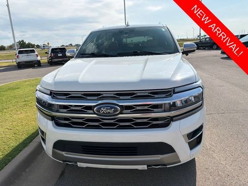 Used 2023 Ford Expedition Platinum AWD/4WD image 2