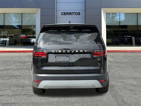 New 2025 Land Rover Discovery S image 7