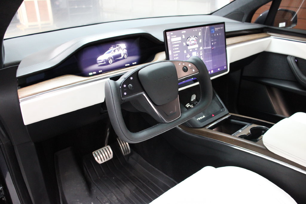 Used 2023 Tesla Model X AWD/4WD image 8