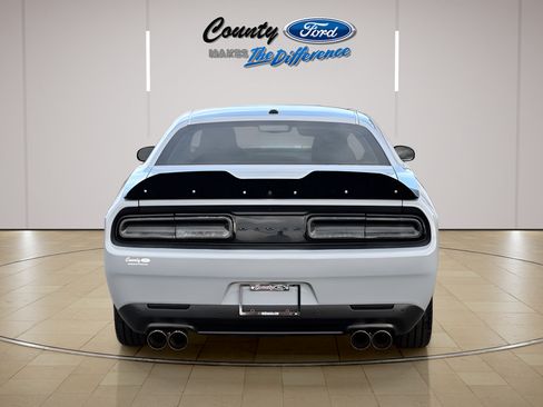 Used 2021 Dodge Challenger R/T w/ Driver Convenience Group RWD image 11