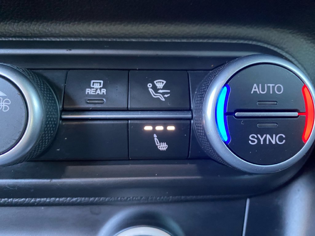 Used 2022 Alfa Romeo Stelvio Sprint RWD image 18