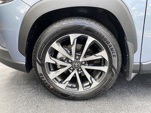Certified 2025 Toyota Corolla Cross XLE w/ Convenience Package AWD/4WD image 9