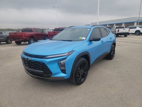 Certified 2025 Chevrolet Trax ACTIV w/ Driver Confidence Package image 3