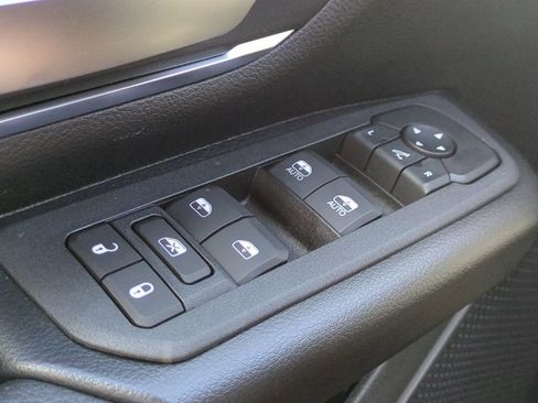 New 2026 RAM 1500 4x4 Crew Cab image 25