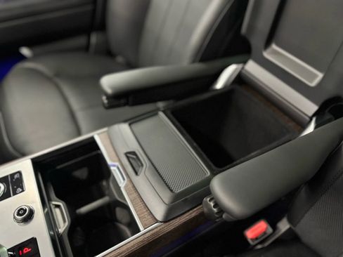 Used 2023 Land Rover Range Rover SE image 18