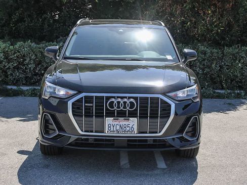 Used 2022 Audi Q3 2.0T Premium w/ Convenience Package AWD/4WD image 2