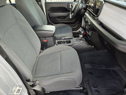 Used 2024 Jeep Gladiator Sport image 16