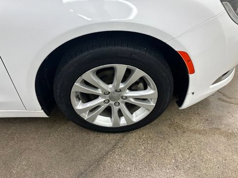 Used 2015 Chrysler 200 Limited w/ Convenience Group FWD image 15