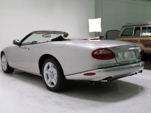 Used 1999 Jaguar XK8 Convertible RWD image 3