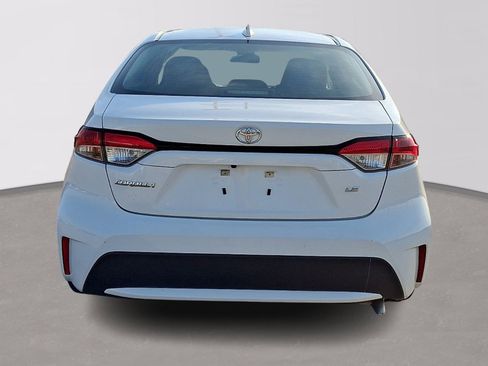 Used 2022 Toyota Corolla LE image 5
