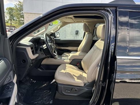 Used 2024 Ford Expedition Max Limited AWD/4WD image 17