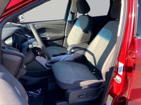 Used 2016 Ford Escape SE w/ Equipment Group 201A FWD image 8