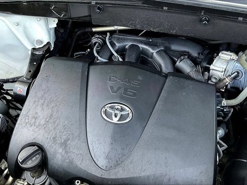 Used 2017 Toyota Highlander XLE w/ Carpet Mat Package AWD/4WD image 32