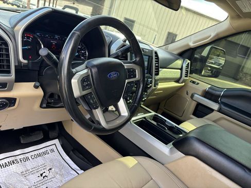 Used 2021 Ford F250 Lariat w/ Lariat Value Package AWD/4WD image 11