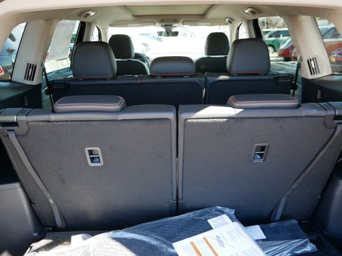 New 2026 Volkswagen Atlas Peak Edition AWD/4WD image 6