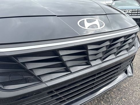 Certified 2025 Hyundai Elantra Sport FWD image 6