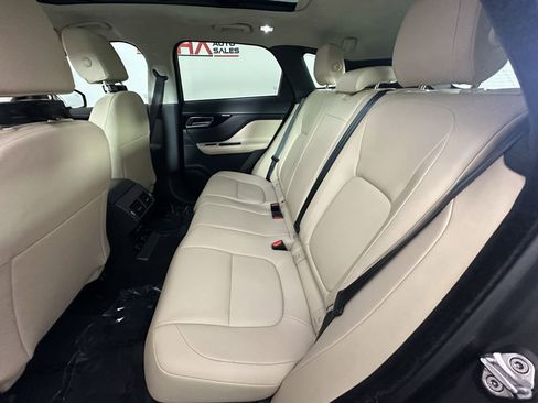 Used 2020 Jaguar F-PACE Premium image 26