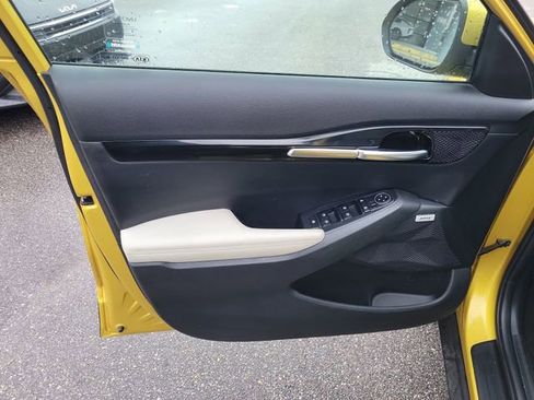 Used 2021 Kia Seltos SX w/ SX Sunroof Package image 11