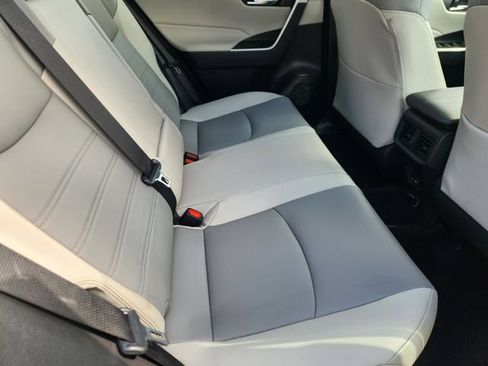 Certified 2023 Toyota RAV4 XLE Premium AWD/4WD image 31