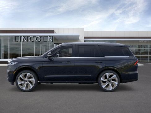 New 2026 Lincoln Navigator Black Label AWD/4WD image 3